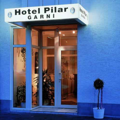 Pilar Garni Köln